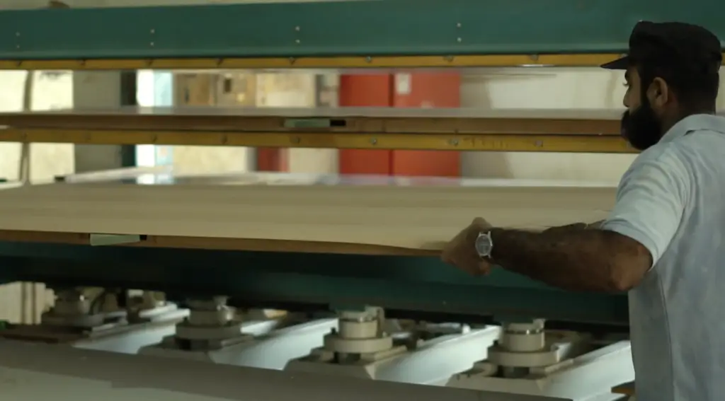 wood veneer pressing service in dubai